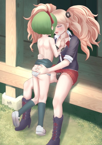 Dang! A Ron Paul Approved Gallery Of Junko Yuri! cover